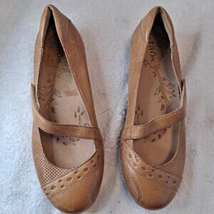 Taos Mary Jane Flats Women 6 Scamp Pebbled Leather Laser Cut Perforate StrapTan